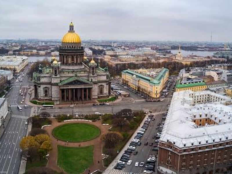 KRALİÇE: ST PETERSBURG PC (LED)