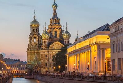 KRALİÇE: ST PETERSBURG PC (LED)