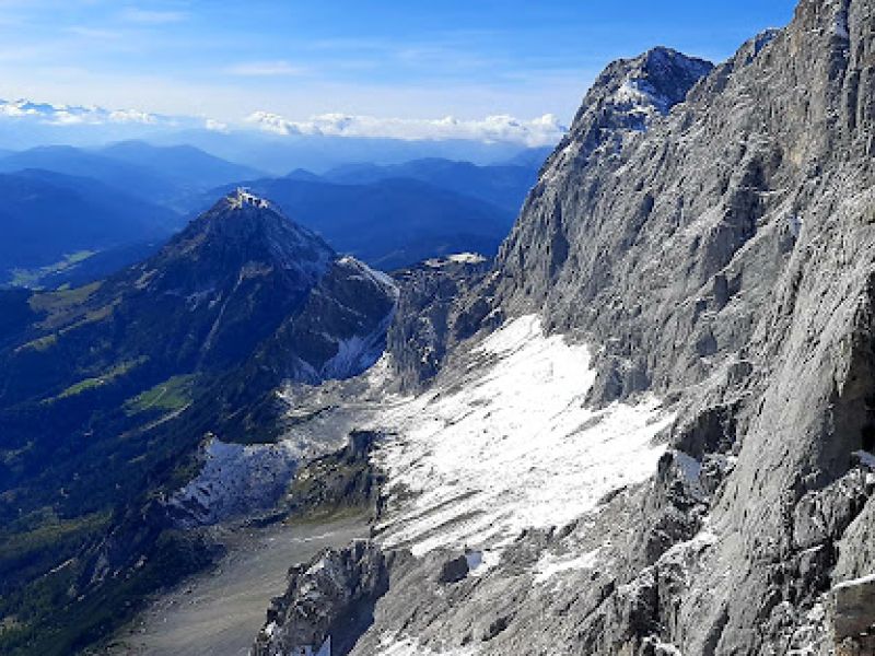 BERLİN VE HALLSTATT ILE  BİR ORTA AVRUPA MASALI TURU Pegasus Havayolları ile 7 gece